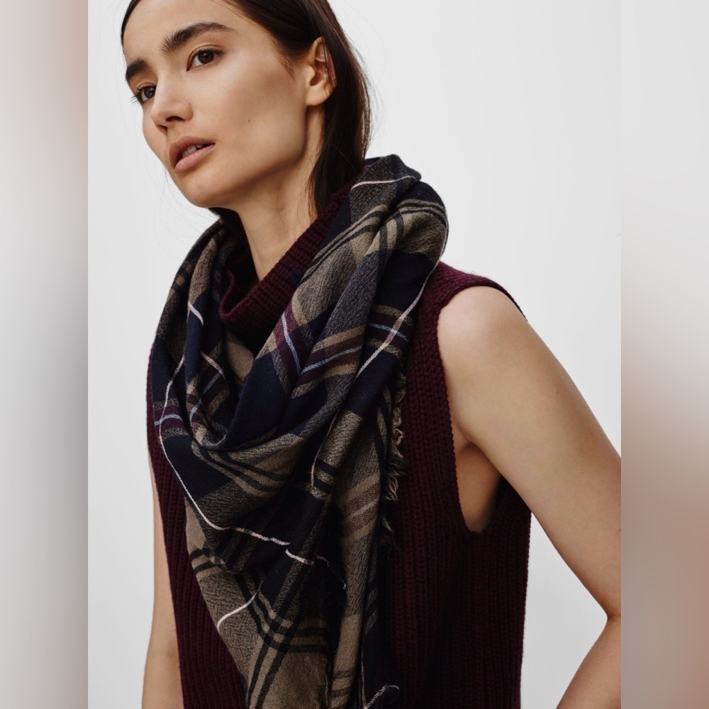 Aritzia Wilfred 100% Wool Triangle Plaid Scarf - One Size